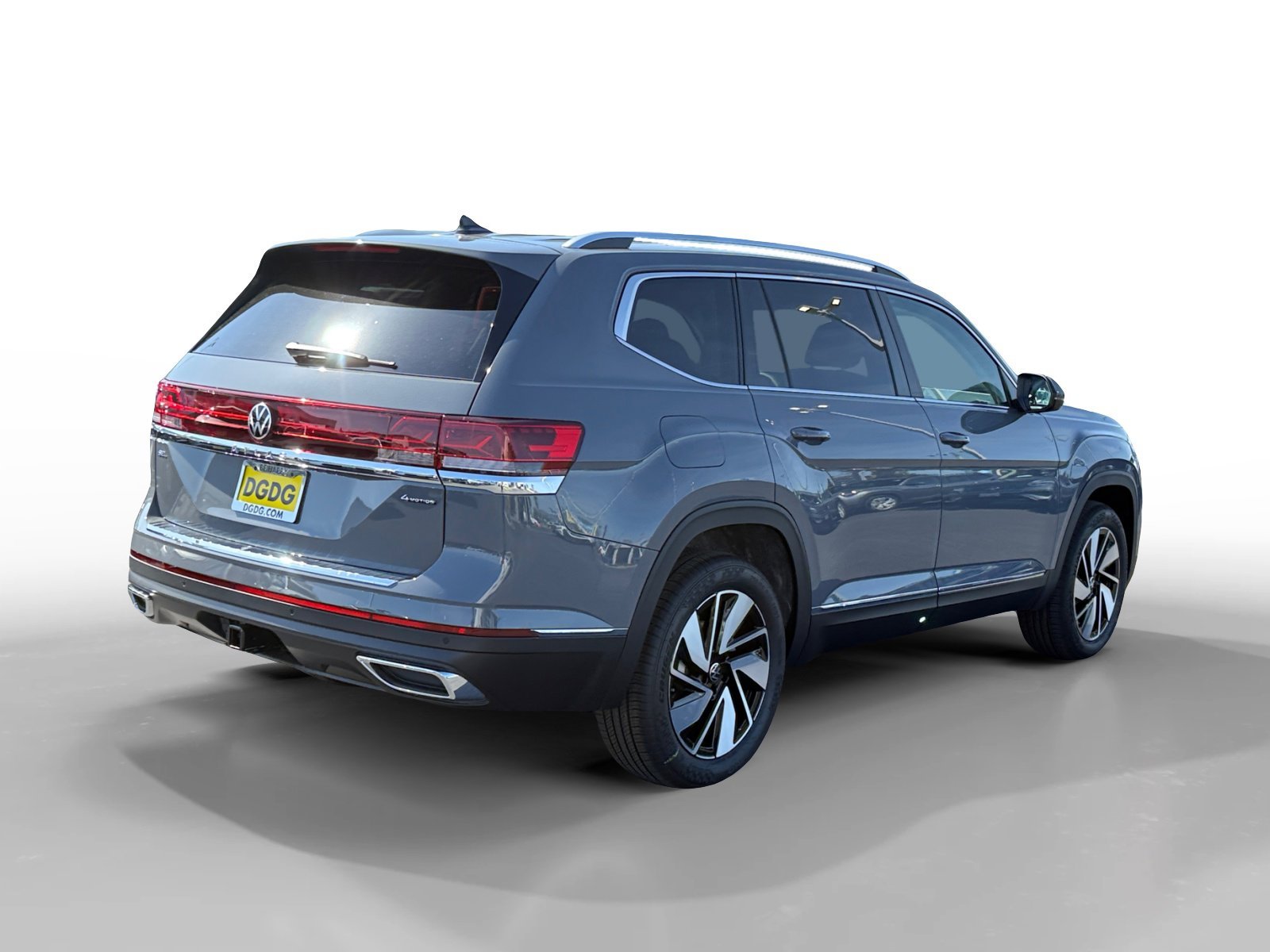 New 2026 Pure Gray Volkswagen 2.0T SEL image 5