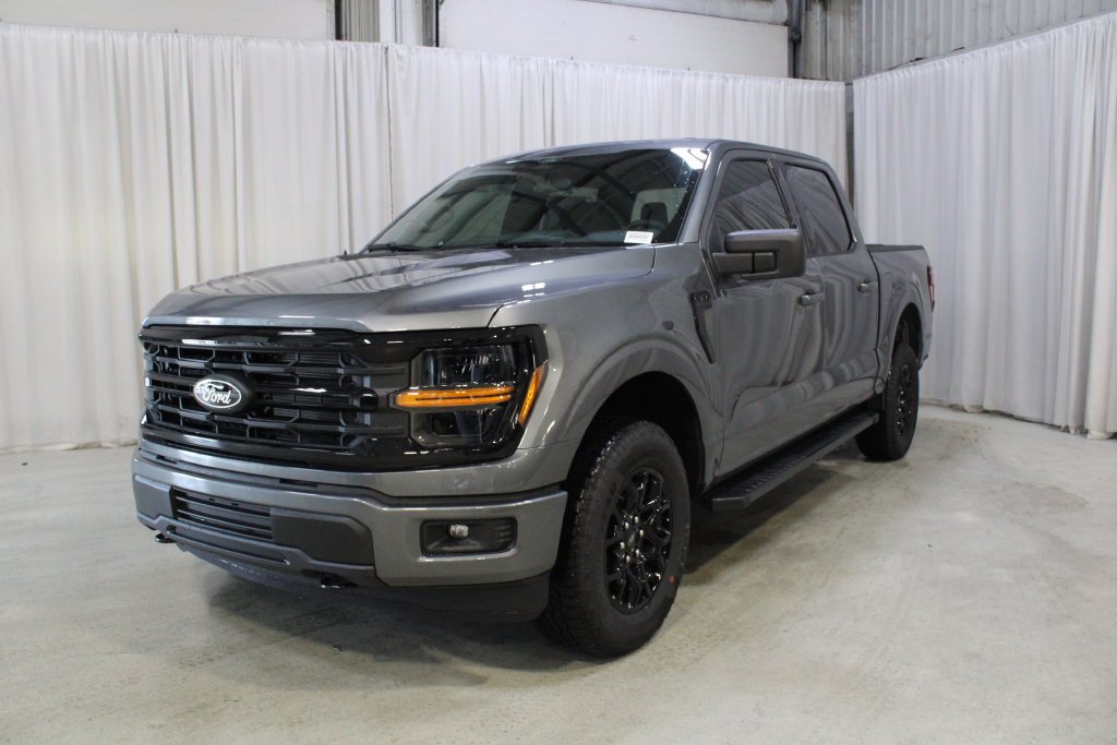 New 2026 Carbonized Gray Metallic Ford XLT image 34