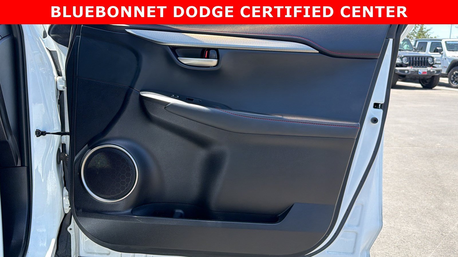 Used 2017 White Lexus  image 19