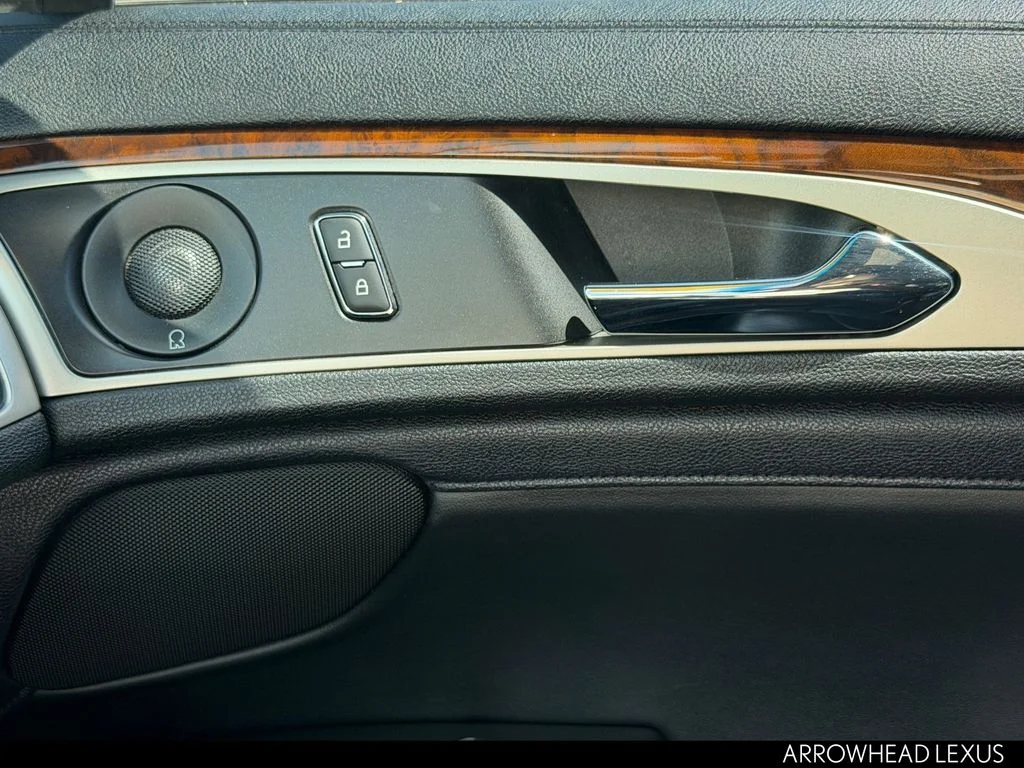 Used 2019 Black Lincoln Reserve image 30