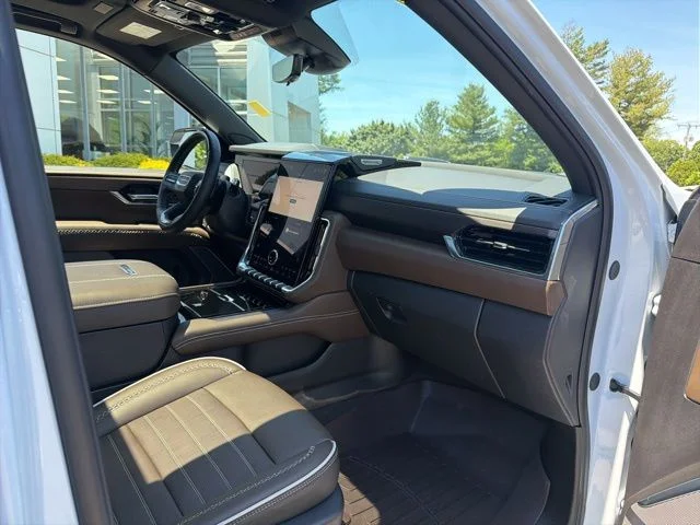 Used 2026 Glacier White GMC Denali Ultimate image 9
