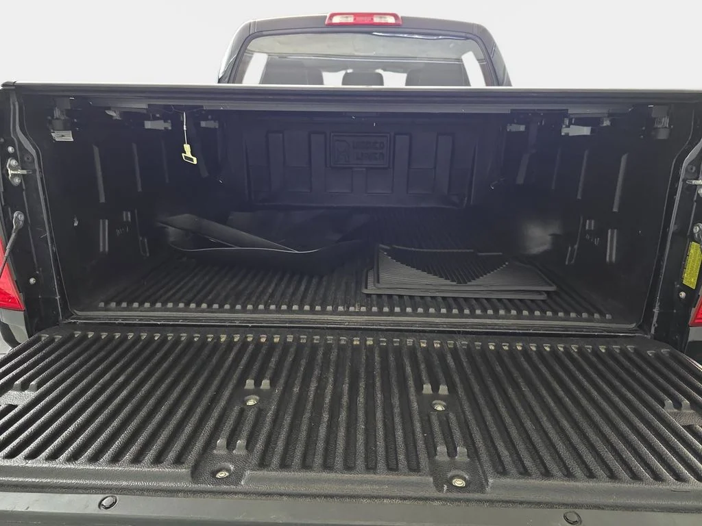 Used 2017  Toyota Limited image 14