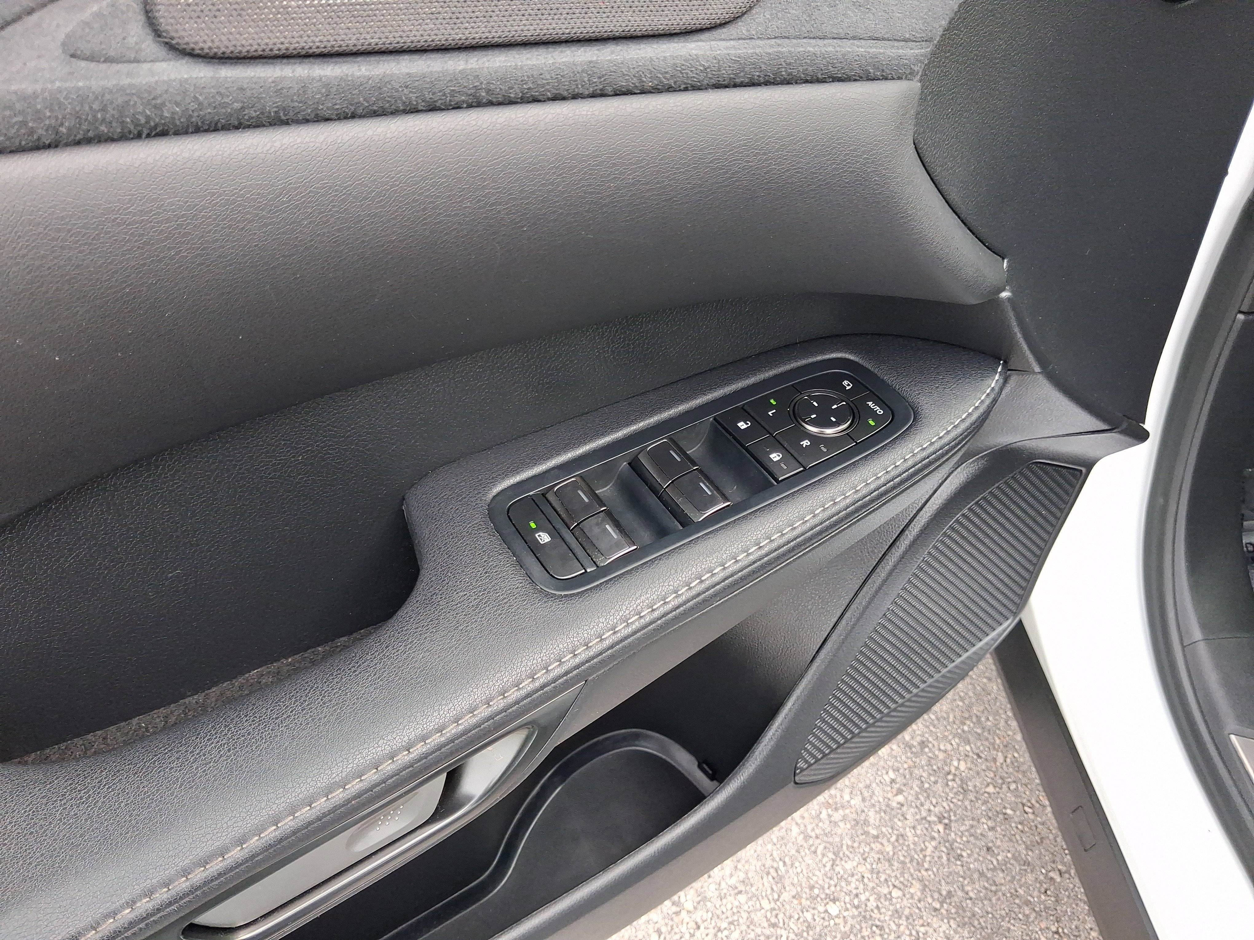Used 2024 White Lexus 350 F Sport Handling image 17