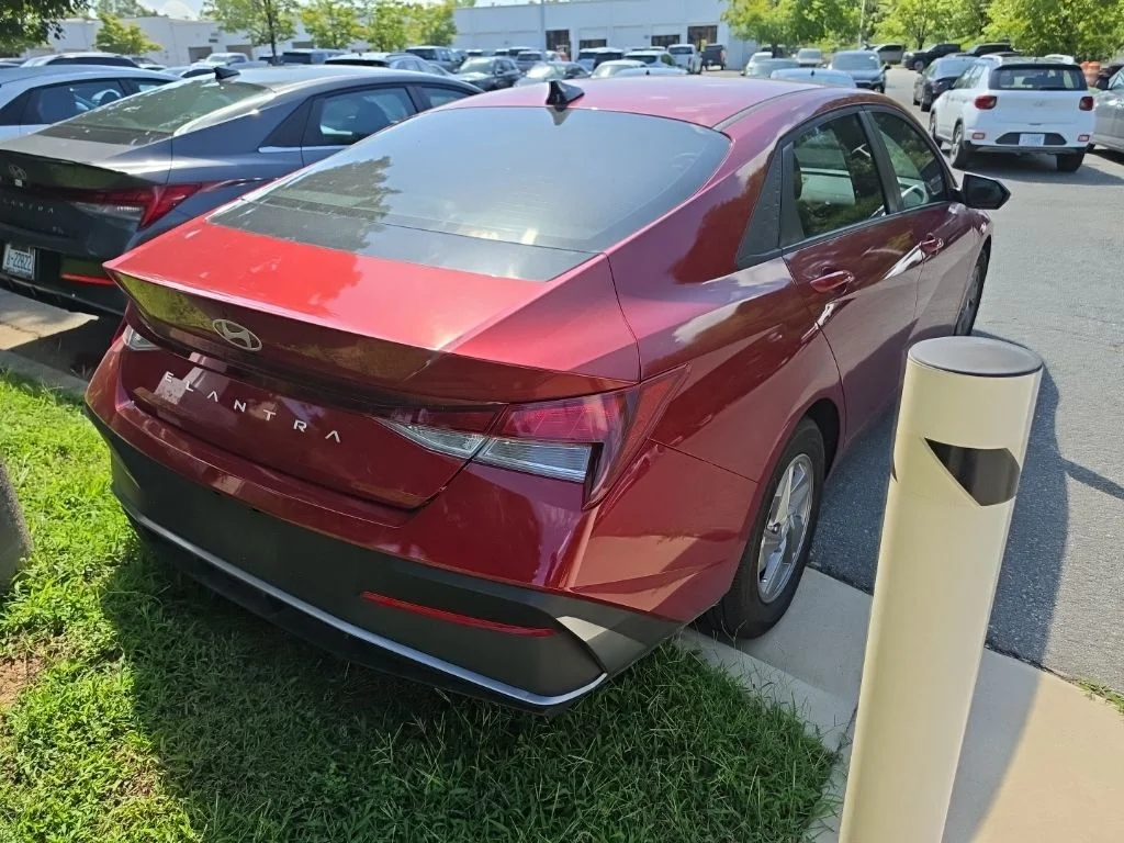 Certified Used 2025 Ultimate Red Hyundai SE image 3