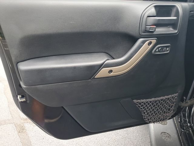 Used 2017 Black Jeep Unlimited Sahara image 8