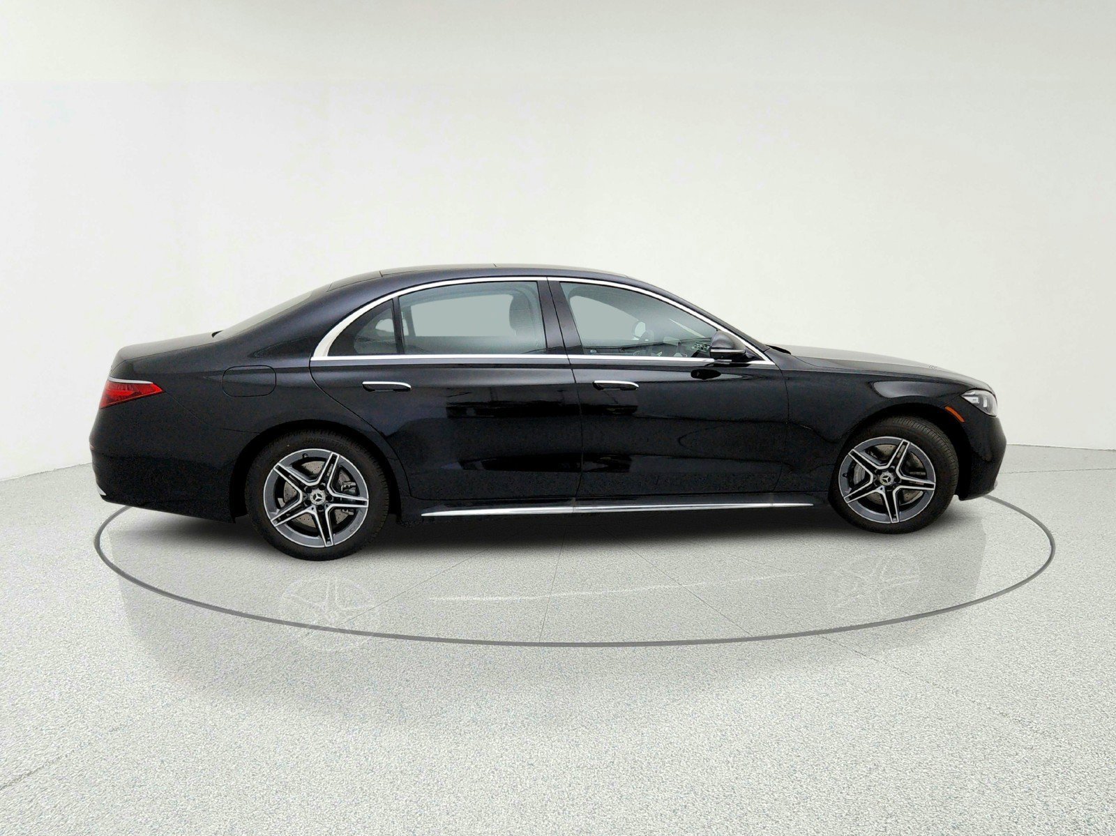 New 2026 Black Mercedes-Benz S 580e 4MATIC® Sedan image 28
