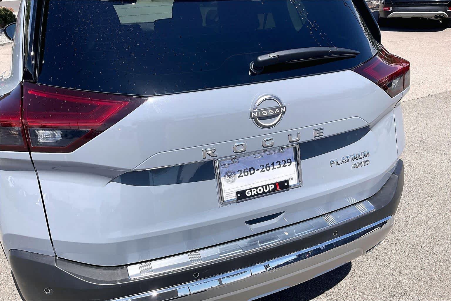 Used 2022 Boulder Gray Pearl/Super Black Nissan Platinum image 30