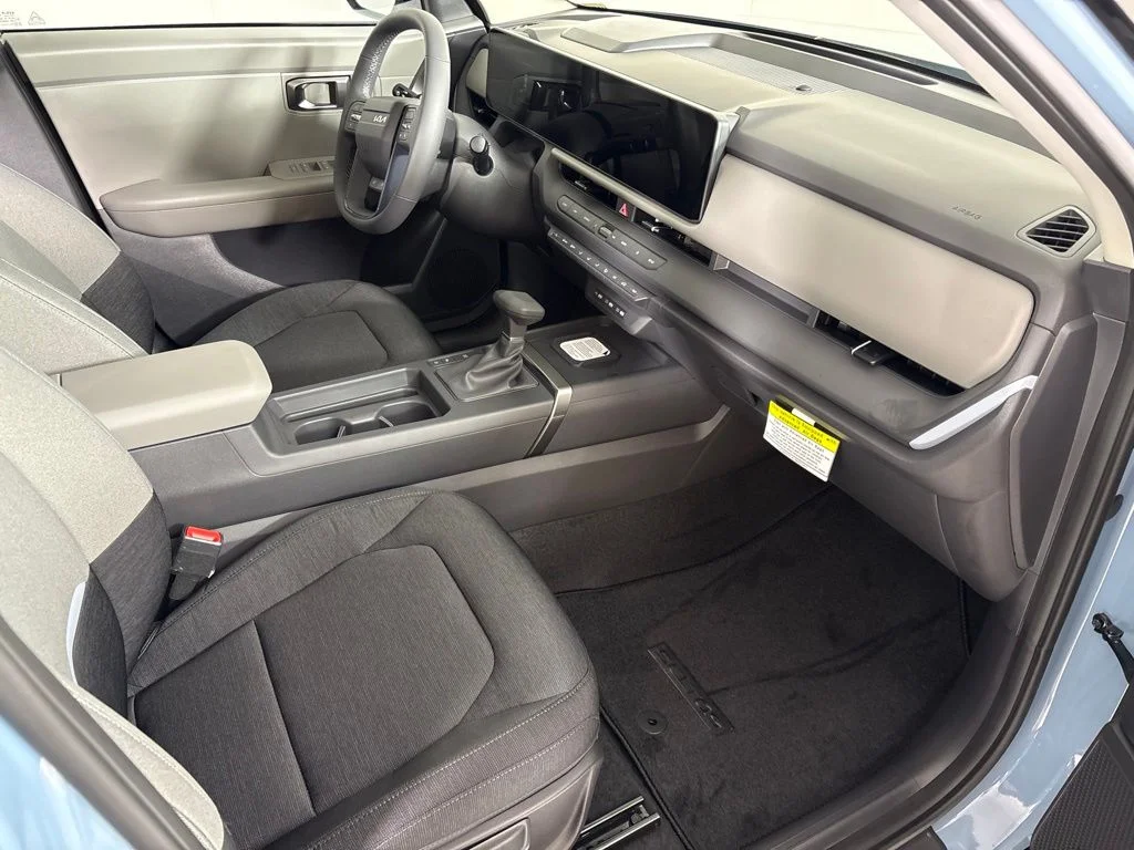 New 2027 Frost Blue / Black Roof Kia S image 16