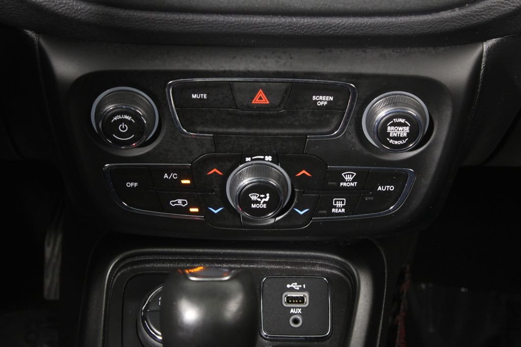 Used 2020 Gray Jeep Trailhawk image 21