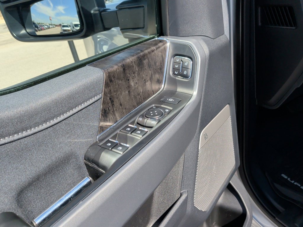 Used 2024 Iconic Silver Metallic Ford Lariat image 12
