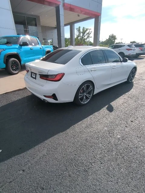 Used 2021 White BMW 330i image 9