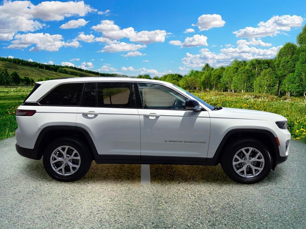 Used 2022 White Jeep Limited image 7