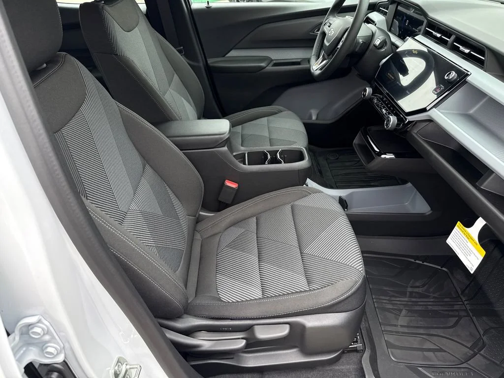 2027 Chevrolet Bolt LT - Photo 9
