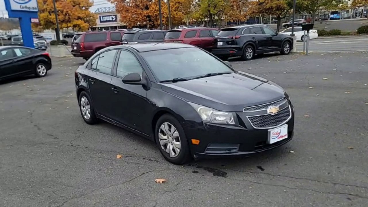2013 Chevrolet Cruze LS photo 2
