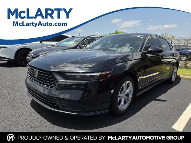 Used 2023 Black Honda LX image 1