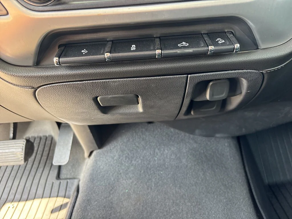 Used 2018 Cardinal Red GMC SLT image 29