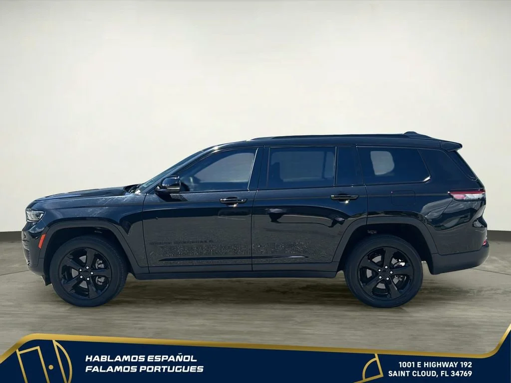 Used 2024 Black Jeep Altitude X 4x4 image 3
