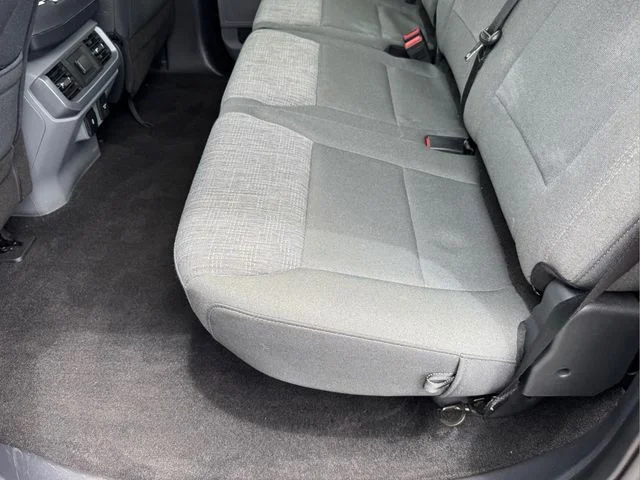 Used 2022 Blue Ford XLT image 9