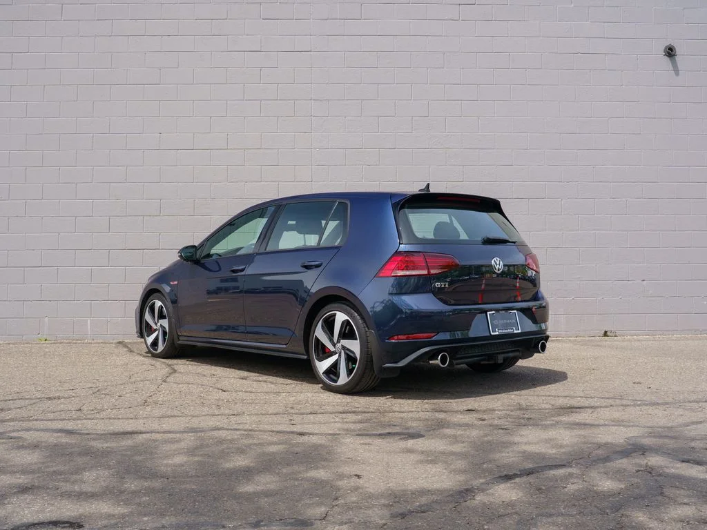 Used 2018 Blue Volkswagen 2.0T SE image 3