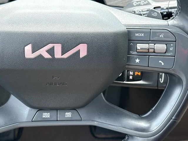 Used 2024  Kia Land image 21