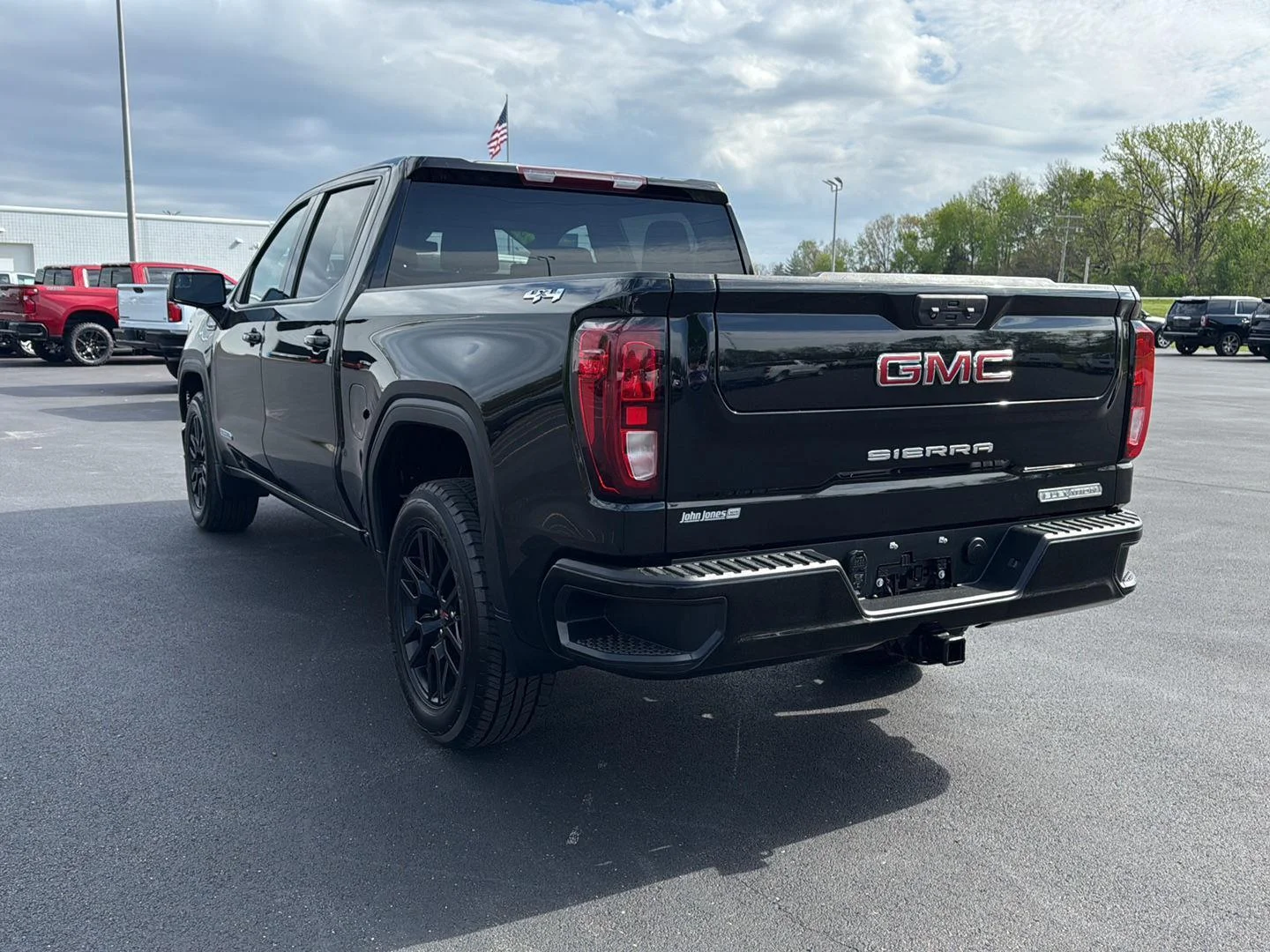 Used 2022 Onyx Black GMC Elevation image 17