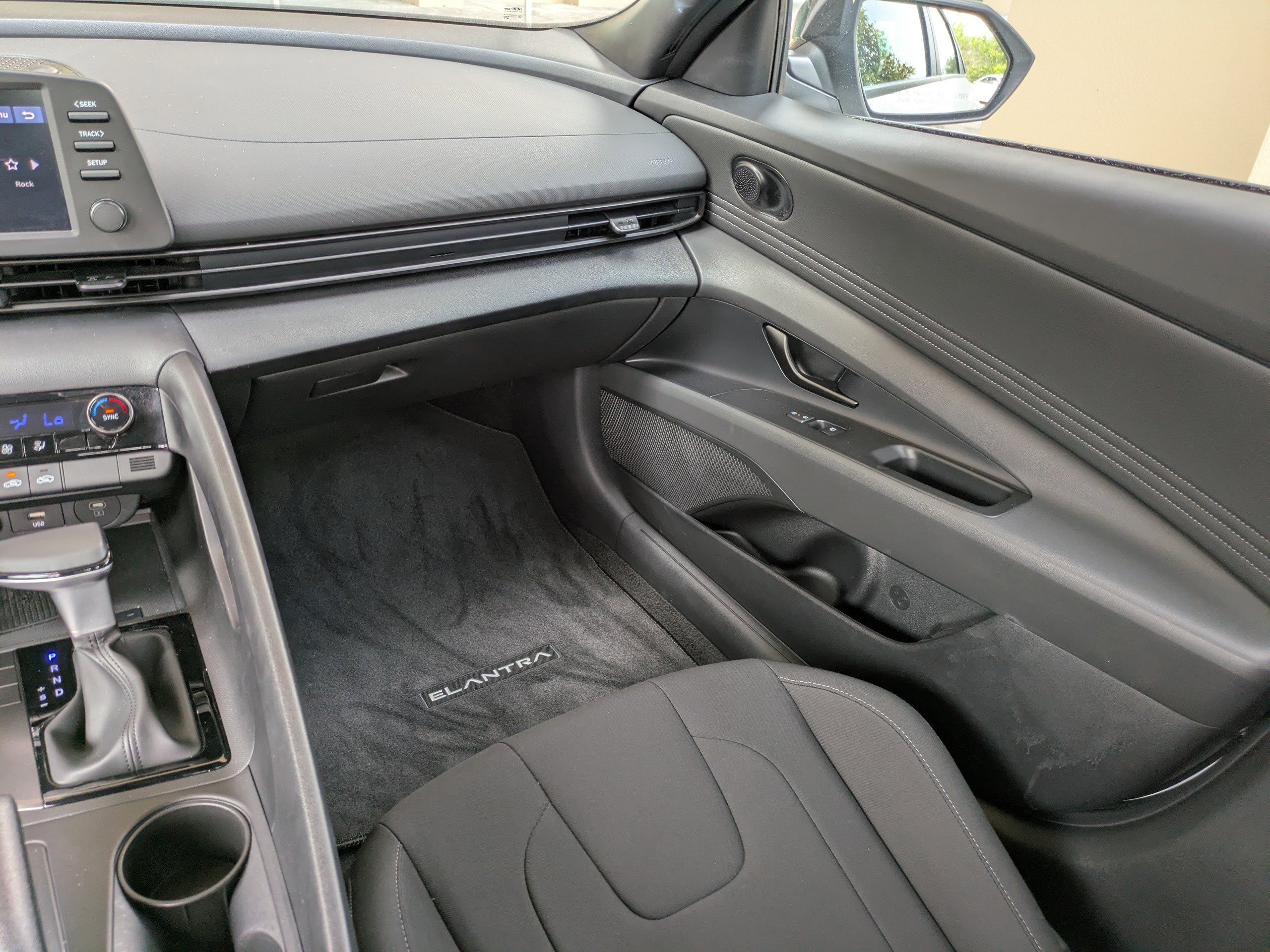 Used 2025 Serenity White Hyundai SEL SPORT image 15