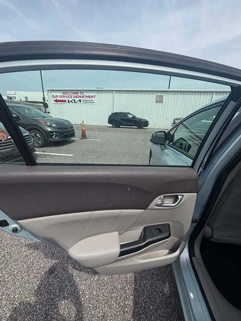Used 2012  Honda EX-L image 15