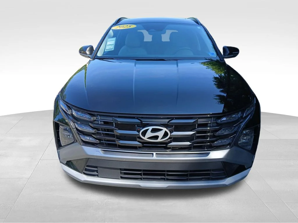 Used 2025 Black Hyundai SEL Convenience image 16
