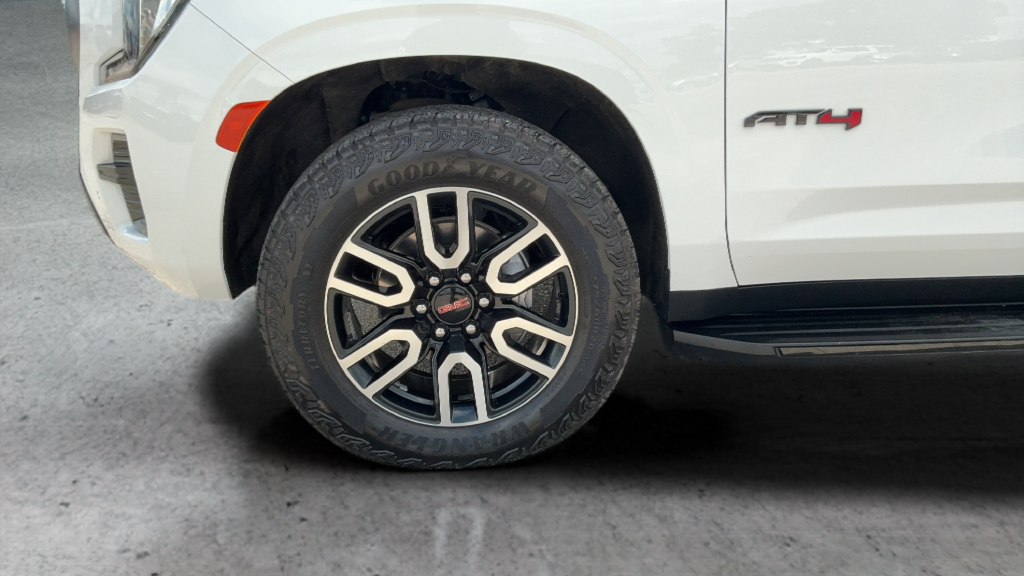 Used 2024 White GMC AT4 image 26
