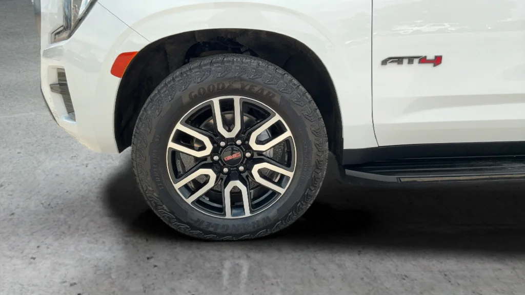 Used 2024 White GMC AT4 image 26