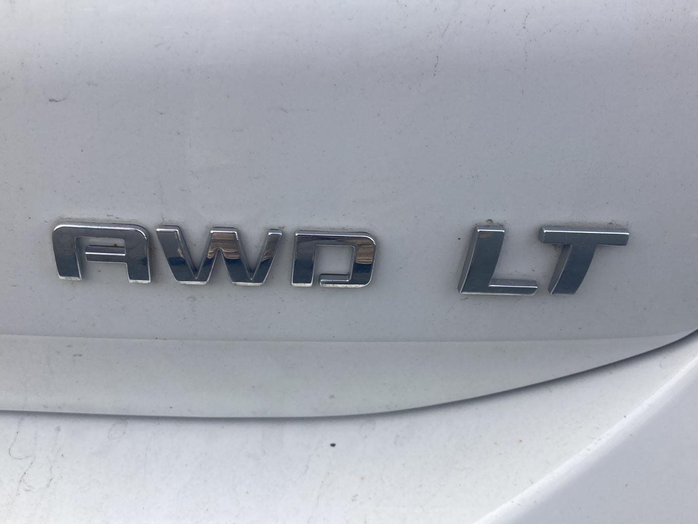 Used 2024 Summit White Chevrolet LT image 11