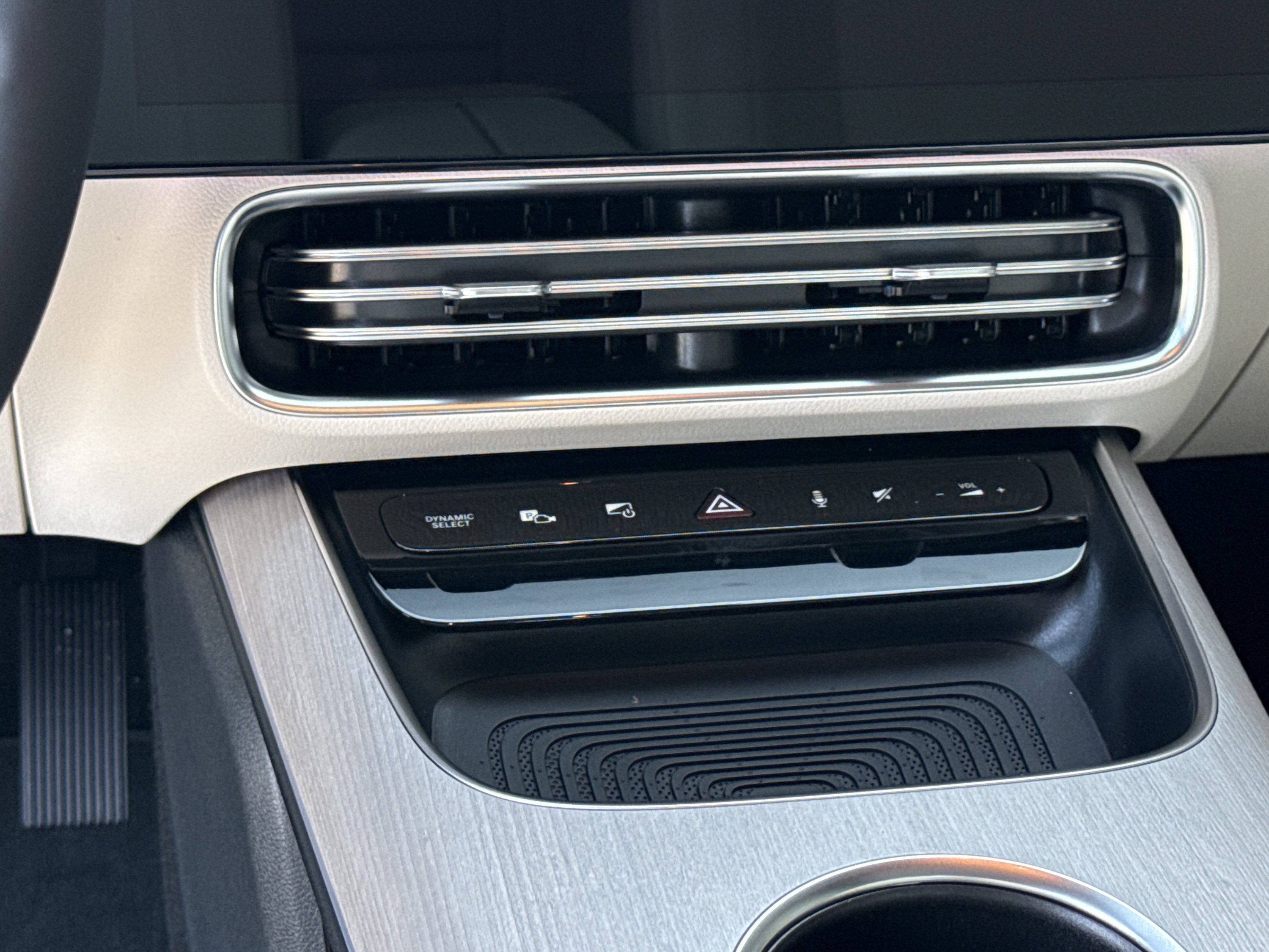New 2027 Polar White Mercedes-Benz CLA 220 Hybrid image 39