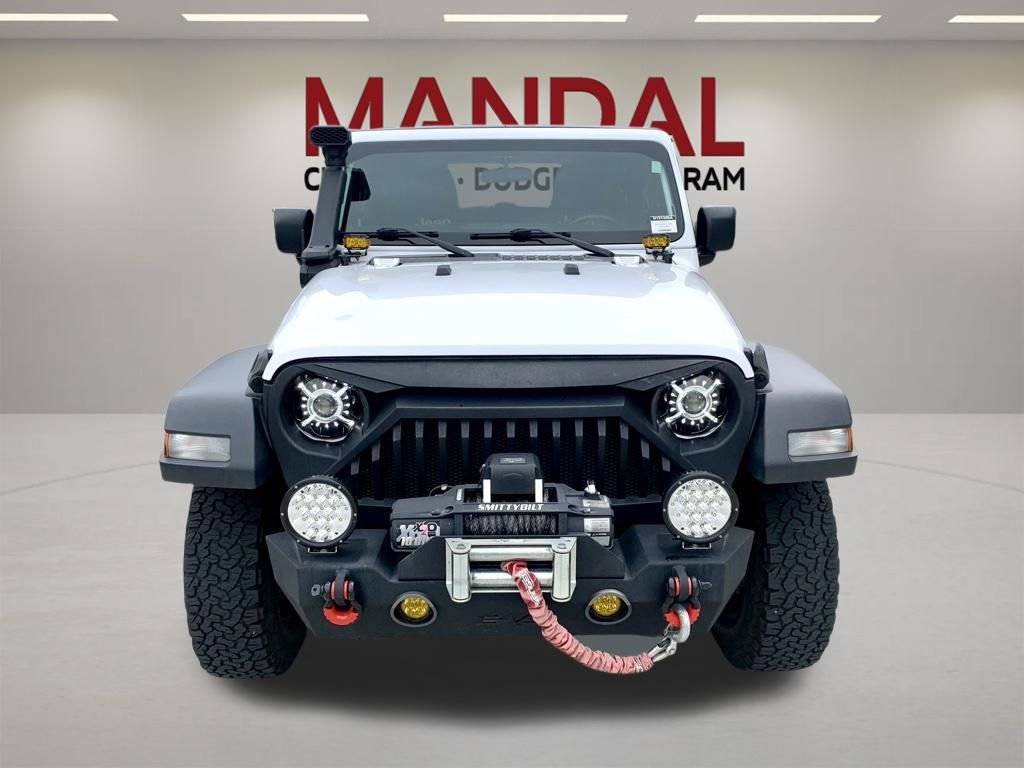 Used 2018 White Jeep Sport image 3