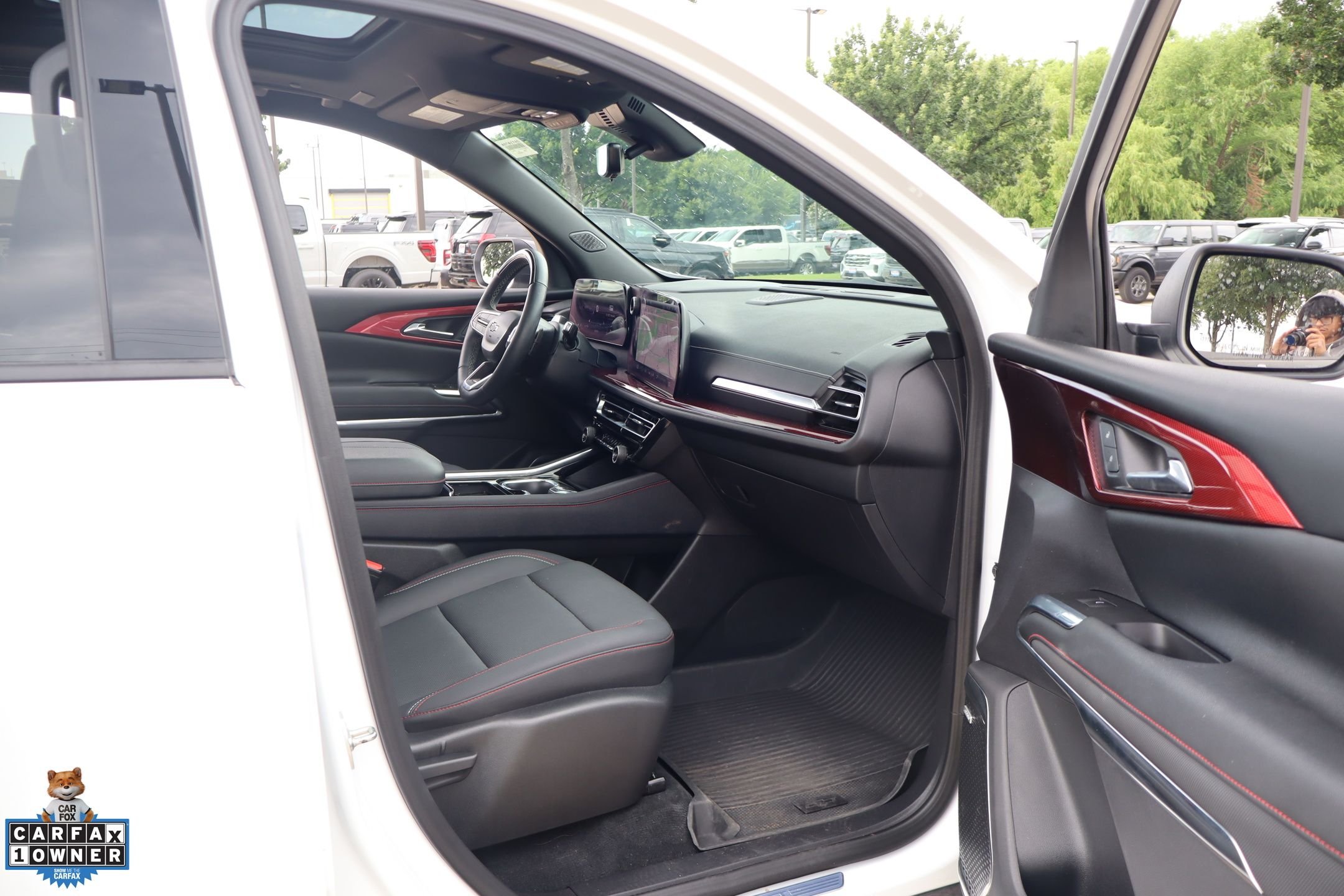 Used 2024 White Chevrolet Z71 image 31