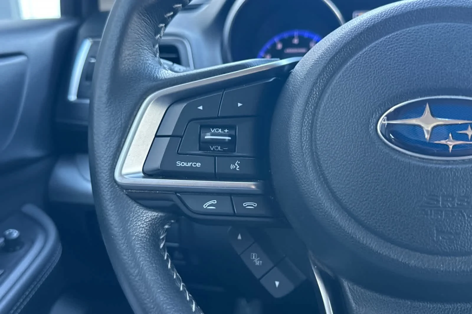 Used 2018 Twilight Blue Metallic Subaru Premium image 24