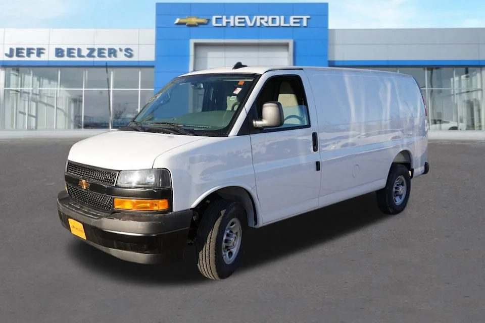 New 2025 Summit White Chevrolet WT image 7