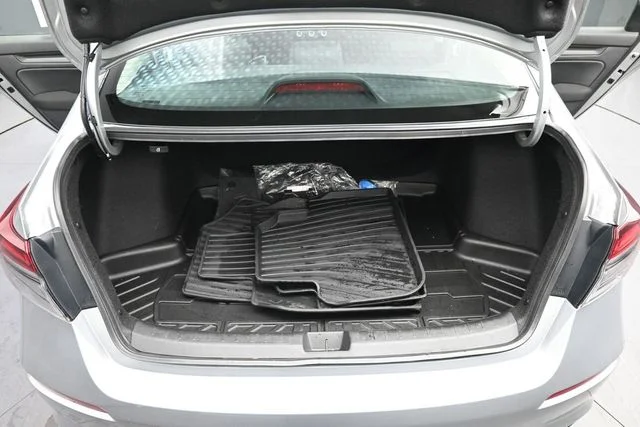 Used 2026  Honda LX image 19