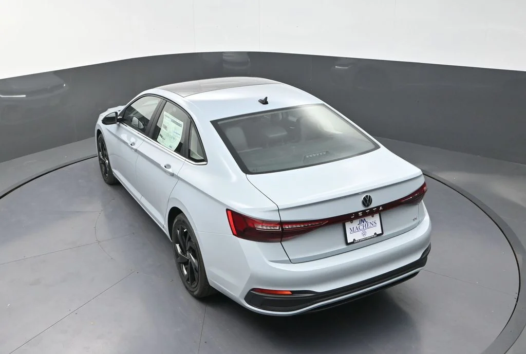 2026 Volkswagen Jetta SE - Photo 16