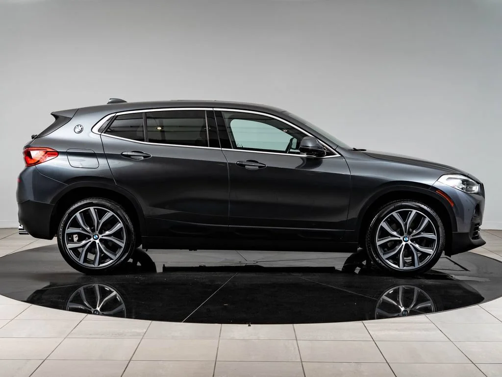Used 2018 Mineral Gray Metallic BMW xDrive28i image 11