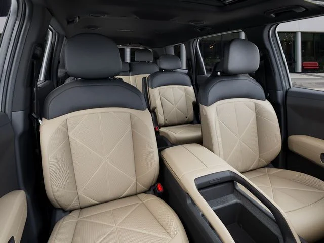 New 2027 White Kia EX image 15