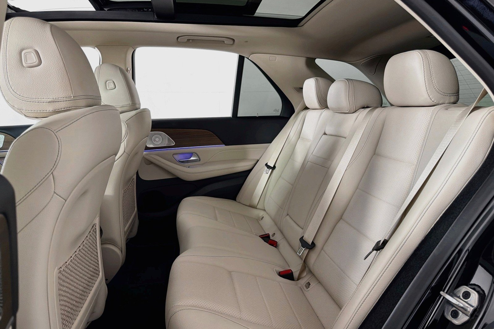 New 2026 Polar White Mercedes-Benz GLE 450 4MATIC® SUV image 7