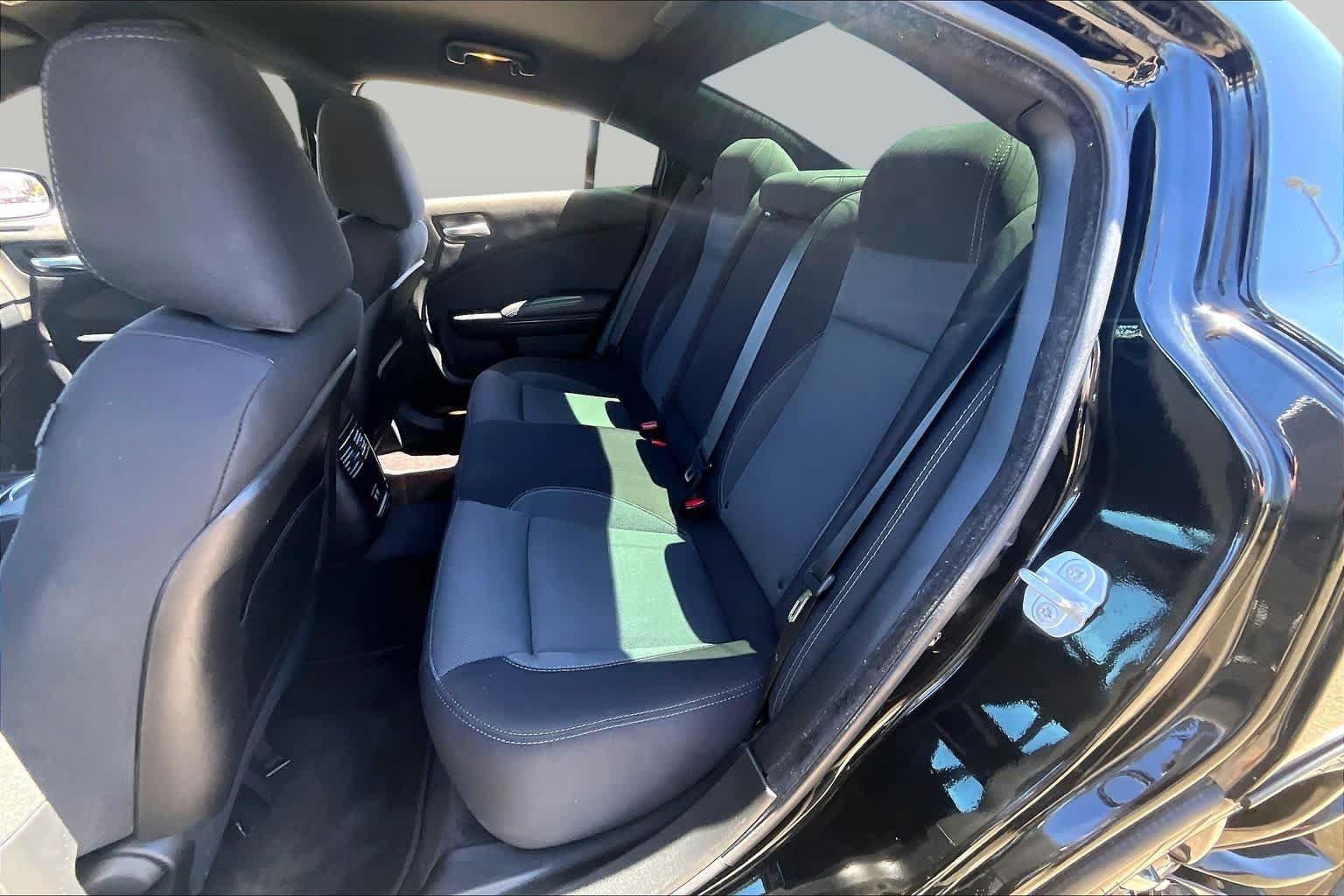 Used 2017 Pitch Black Clearcoat Dodge SE image 20