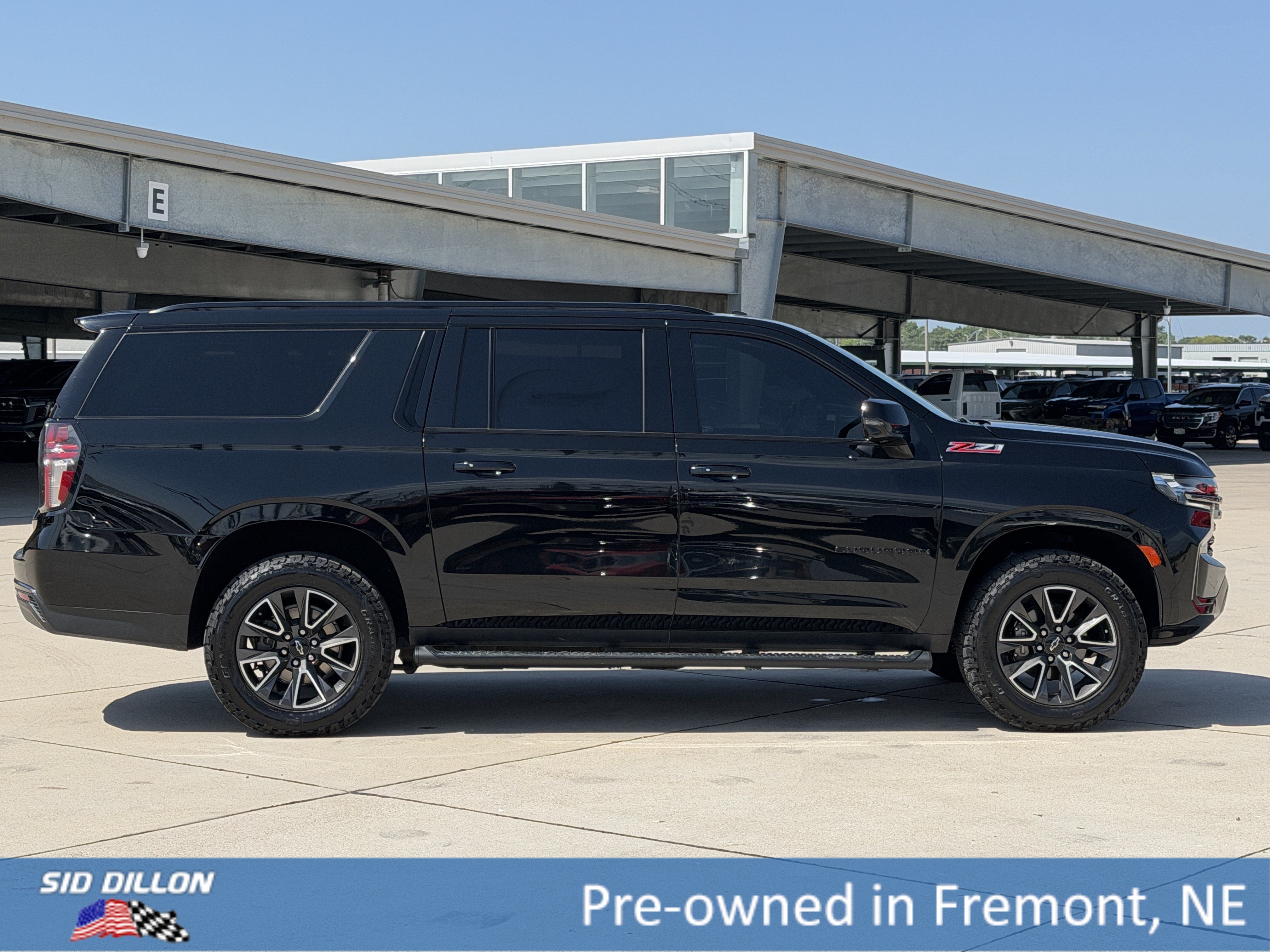 Used 2022 Black Chevrolet Z71 image 3