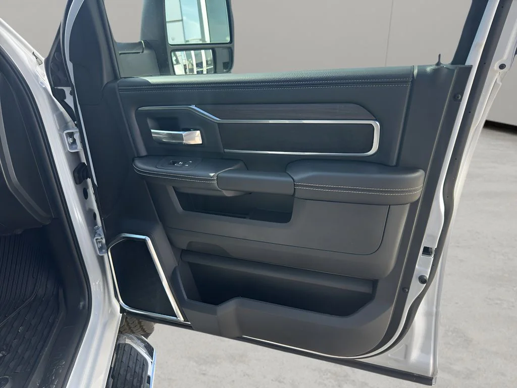 New 2026 Bright White Clear-Coat Exterior Paint RAM Laramie image 9
