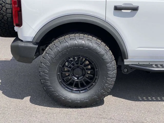 New 2026 Oxford White Ford Base image 3