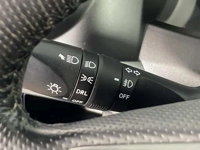 Used 2018 Gray Toyota SR5 image 17