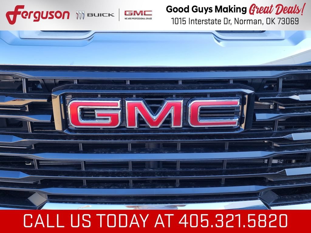 New 2026 Summit White GMC Pro image 9