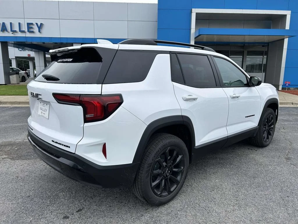 New 2027 Summit White GMC Elevation image 4