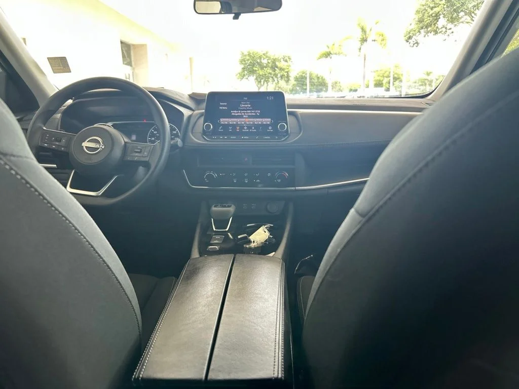 Used 2024 Silver Nissan S image 27