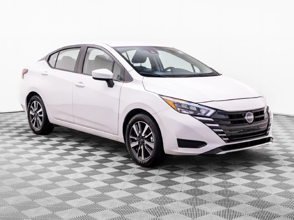 Used 2025 White Nissan 1.6 SV image 10